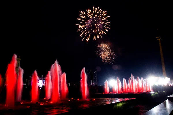 Fireworks and fountains — Stock Photo, Image