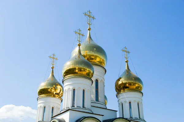 Złote kopuły kościoła — Zdjęcie stockowe