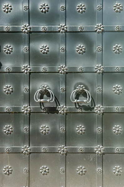 Konsistens av gamla metall gates — Stockfoto