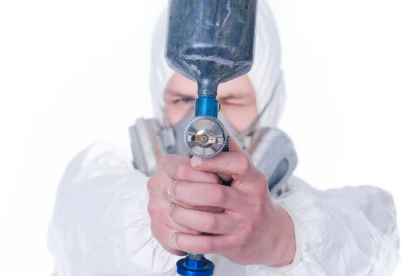 Airbrush tabanca, seçici odak olan adam — Stok fotoğraf