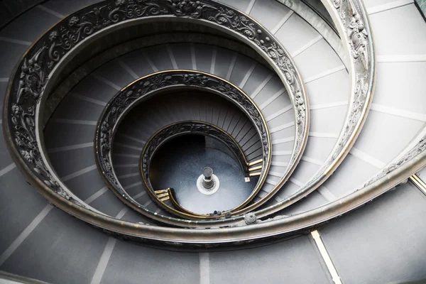 Escadaria no museu do Vaticano — Fotografia de Stock
