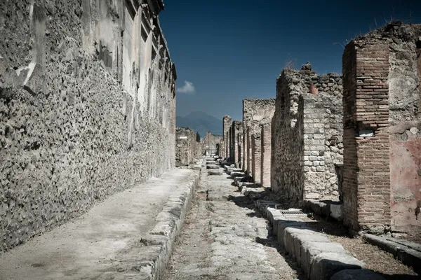 Starověké kamenné zříceniny v Pompejích Itálie — Stock fotografie