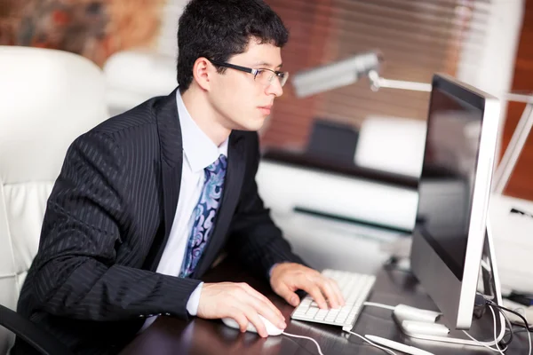 Young businessman working — Stock Photo, Image