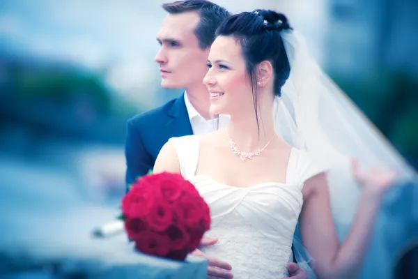 若いカップルの結婚式 — ストック写真