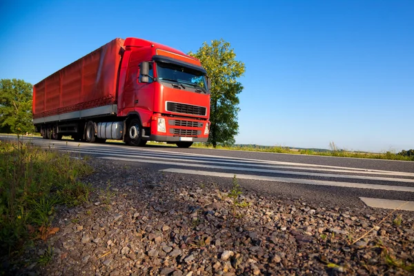 Transporte de carga de caminhão — Fotografia de Stock