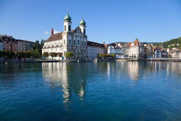 Miasto Lucerna w Szwajcarii krajobraz — Zdjęcie stockowe