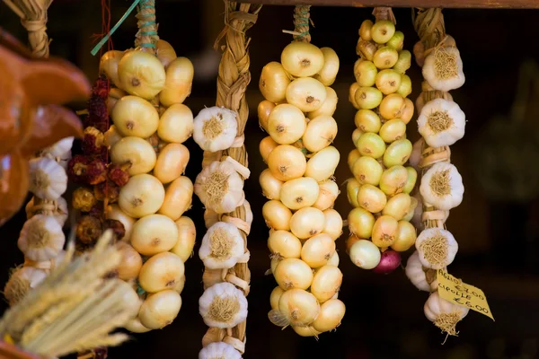 stock image Onions in a shop