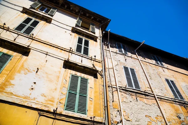 Tradiční italský staré domy — Stock fotografie