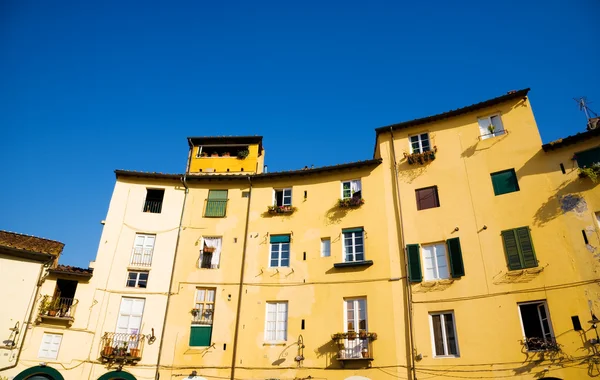전통적인 이탈리아 건물 — 스톡 사진