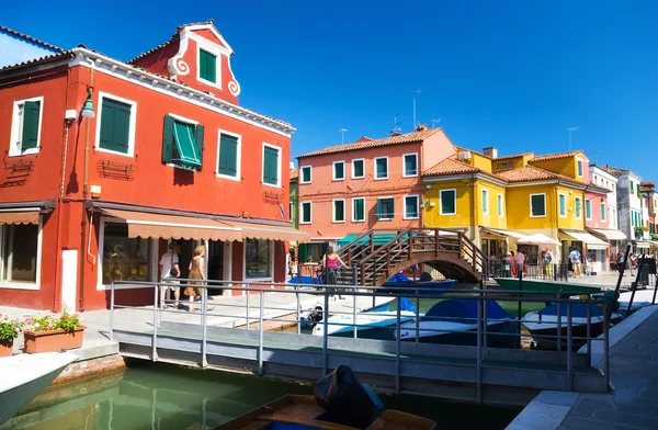 Pequeña calle en Venecia Italia — Foto de Stock