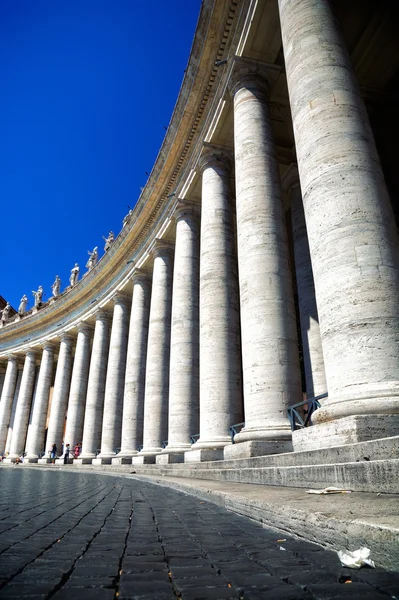 Κιονοστοιχία στο saint peter πλατεία στη Ρώμη — Φωτογραφία Αρχείου