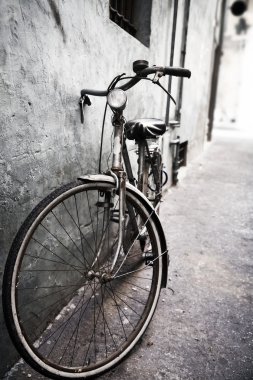 Yalnız Bisiklet