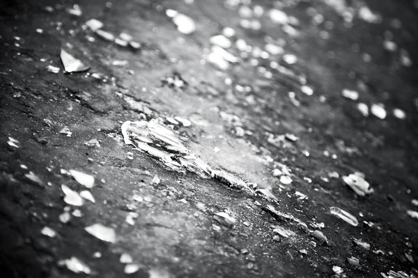 Vidro quebrado em um chão closeup — Fotografia de Stock