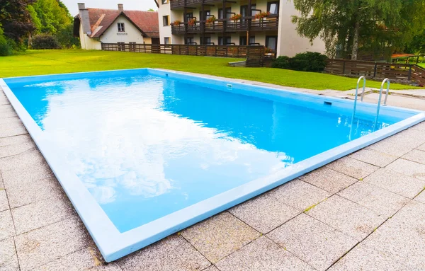Swimming-pool — Stock Photo, Image