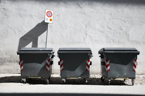 Three refuse bins — Stock Photo, Image