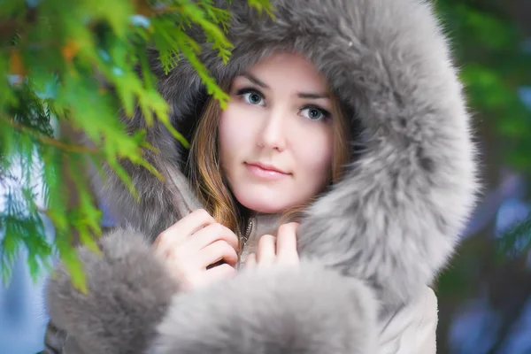 Orman portre kadında — Stok fotoğraf