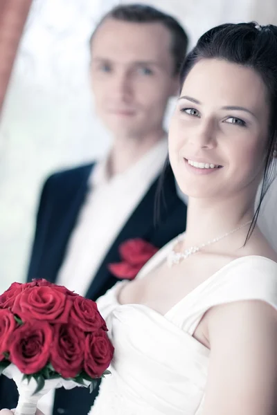 年轻夫妇结婚照 — 图库照片