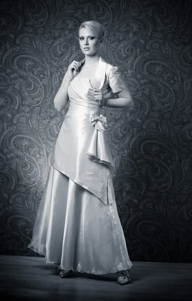 Young woman in dress — Stock Photo, Image