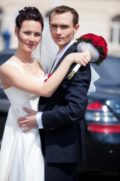 Giovane coppia di nozze — Foto Stock