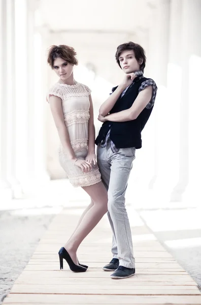 Moda de par jovem — Fotografia de Stock