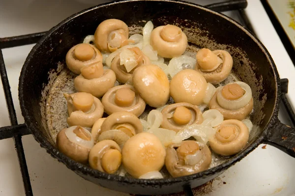 Field mushrooms cooking — Stock Photo, Image