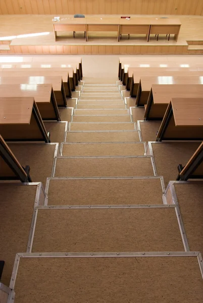Σκάλες σε μια αίθουσα διαλέξεων — Φωτογραφία Αρχείου