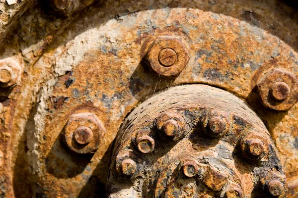 Ржавое колесо — стоковое фото