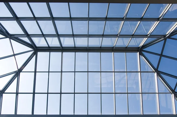 Telhado de vidro do centro de comércio — Fotografia de Stock