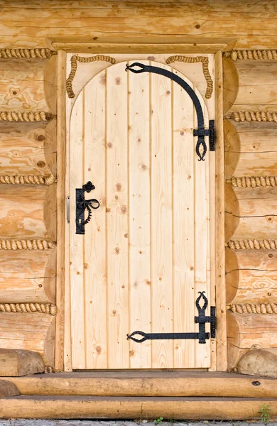 新的木质门 — 图库照片