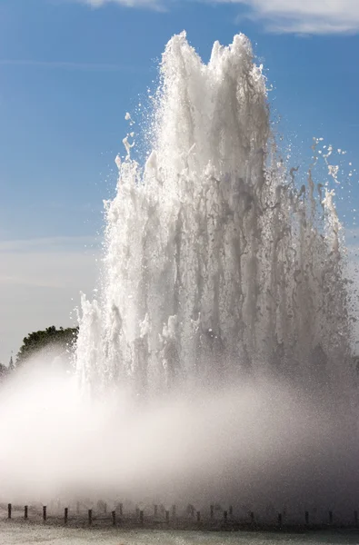 Висока фонтан — стокове фото