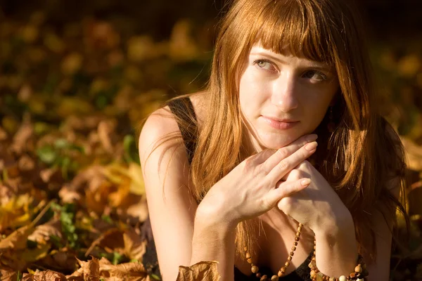 Mädchen-Herbstporträt — Stockfoto