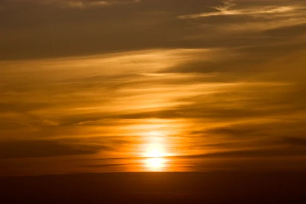 Schöner roter Sonnenuntergang — Stockfoto