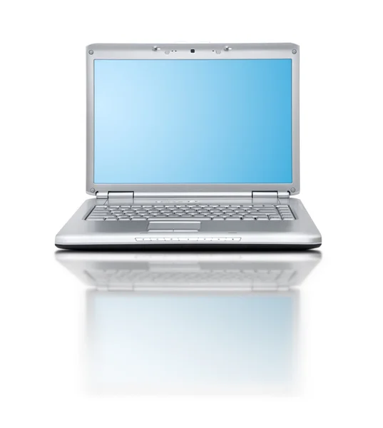 Laptop moderno no fundo branco — Fotografia de Stock