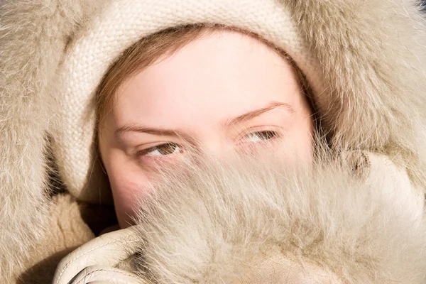 Retrato mujer clima muy frío — Foto de Stock