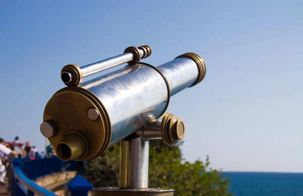 Tourist telescope at sea coast — Stock Photo, Image