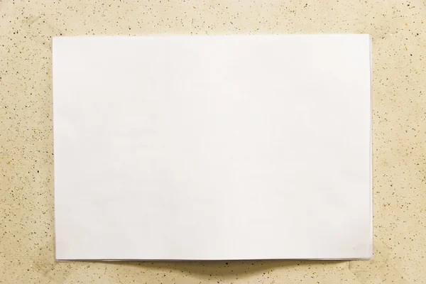 Papier an einer Wand — Stockfoto