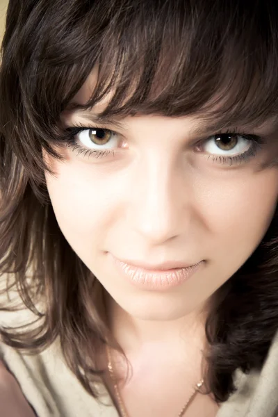 Young beautiful brunette woman portrait — Stock Photo, Image