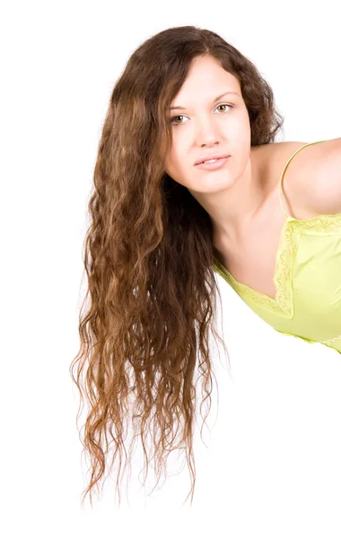 Junge Frau mit langen brünetten Haaren — Stockfoto