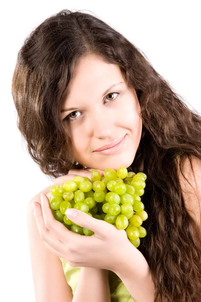 Молодая женщина с виноградом — стоковое фото