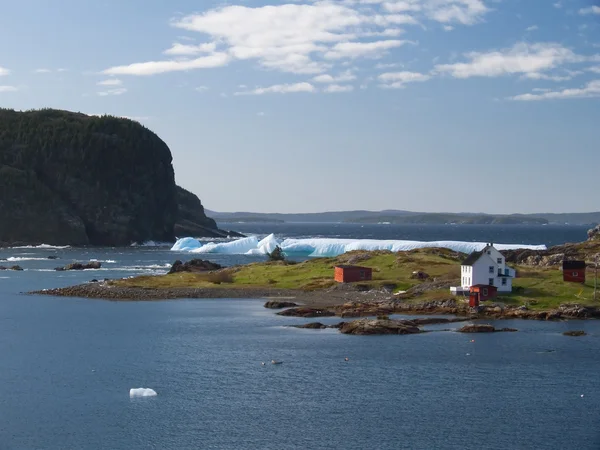Iceberg en la bahía —  Fotos de Stock