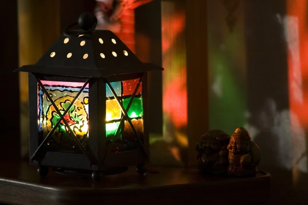 Petite lampe avec verres de couleur — Photo