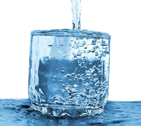 Bebida fresca salpicando com água hidro — Fotografia de Stock