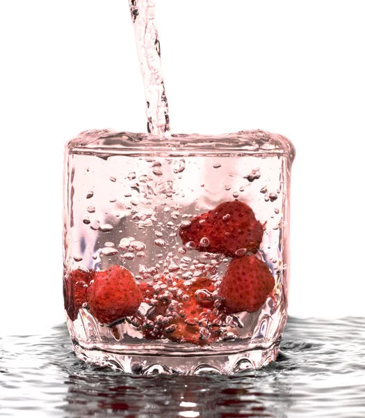 Freshness drink splashing with water dro — Stock Photo, Image