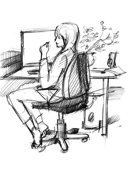 Девушка на стуле за столом — стоковое фото
