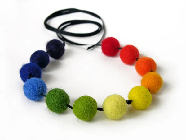 Ručně vyráběné barevné plstěný náhrdelník — Stock fotografie