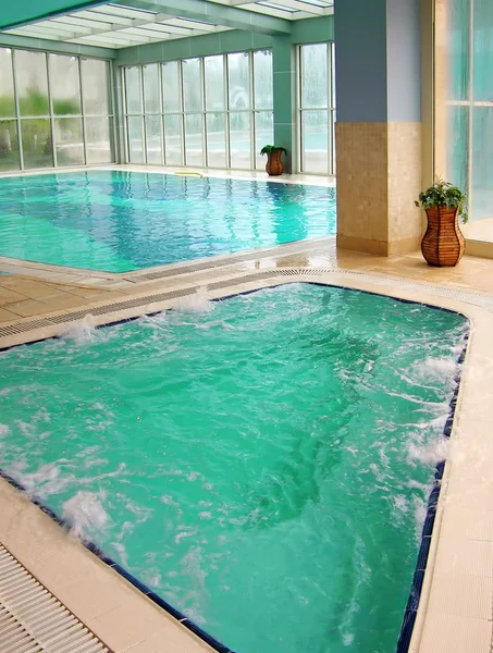 Indoor swimming pool — Stock Photo, Image