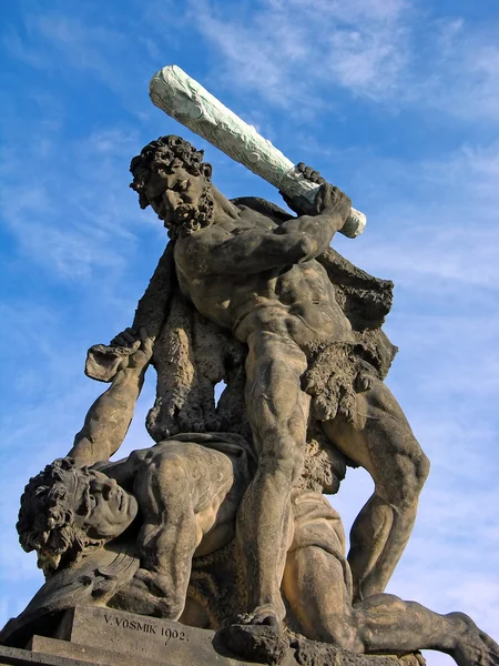 Batalla con Titán cerca del Castillo de Praga — Foto de Stock