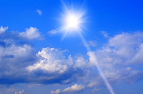 Sun in cloudy sky — Stock Photo, Image