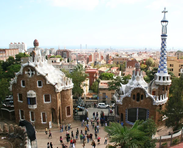 Spanien. Barcelona stad. byggnader av grannlåt — Stockfoto