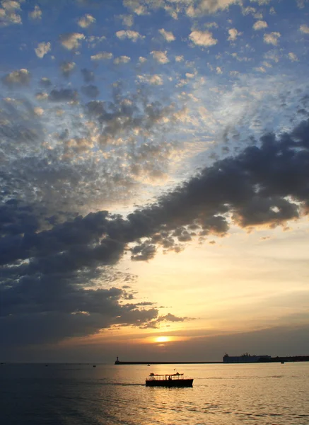 Crimea. Puesta de sol en el mar Negro — Foto de Stock